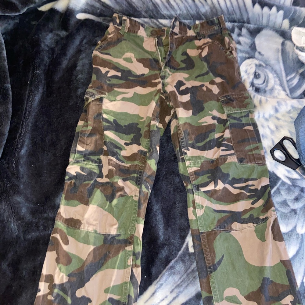 Brandy Melville Camouflage Cargo Jeans